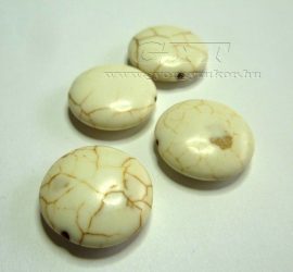 Fehér márványos ovális alakú gyöngy