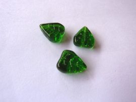 Üveg gyöngy levél - 14mm - zöld Üveg gyöngy levél - 14mm - zöld